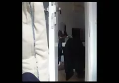 من دوست دختر آسیایی را به تمرین دعوت کردم، و او دانلود فیلم سوپر موبایل را با یک تسبیح در آغوش گرفتم