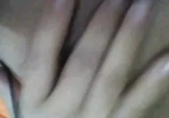 ورزش گرفتار استمناء، بنابراین سوپر دختر او مجبور به خوردن بود