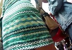 شخص ساده دانلود فیلم سوپر خارجی با کیفیت و معصوم بزرگ در اتاق تناسب اندام او را بیدار کرد و گونه اش را گرفت