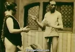 خانم Slutty می شود توسط یک مرد دمار از روزگارمان درآورد در حالی که پدر می رود به کانال فیلم سوپر سکسی آشپزخانه