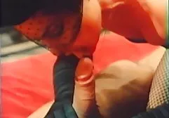 دختر روستایی در الاغ سکس سوپر سکس به کشاورز داده می شود