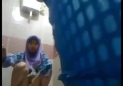 او در زمان آمد و به کمک یک دوست دختر خودارضایی در روح فیلم سوپر سکسی کس عجله کرد